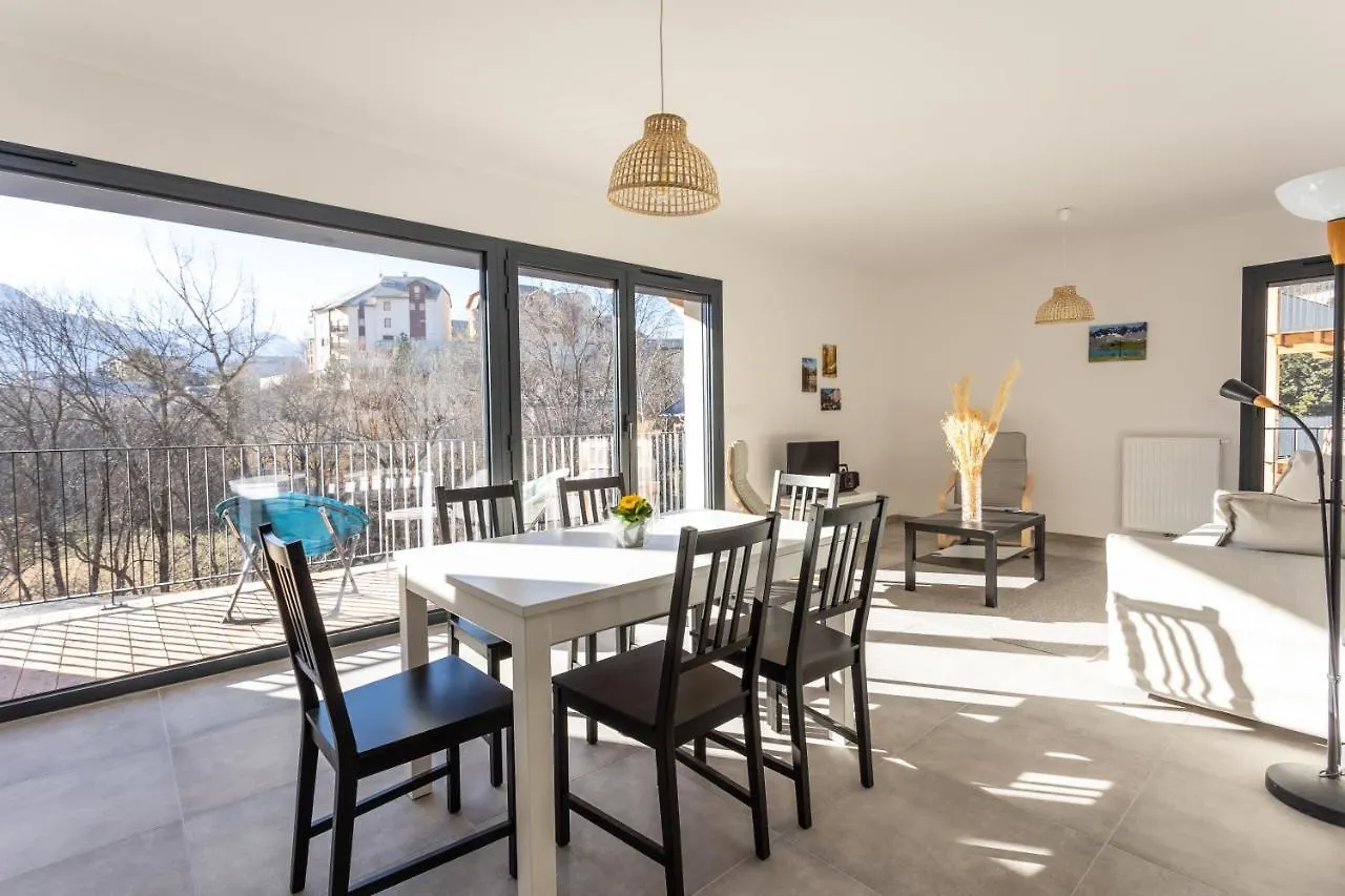 Au Calme Des Sommets - Vue Montagne Apartment Embrun